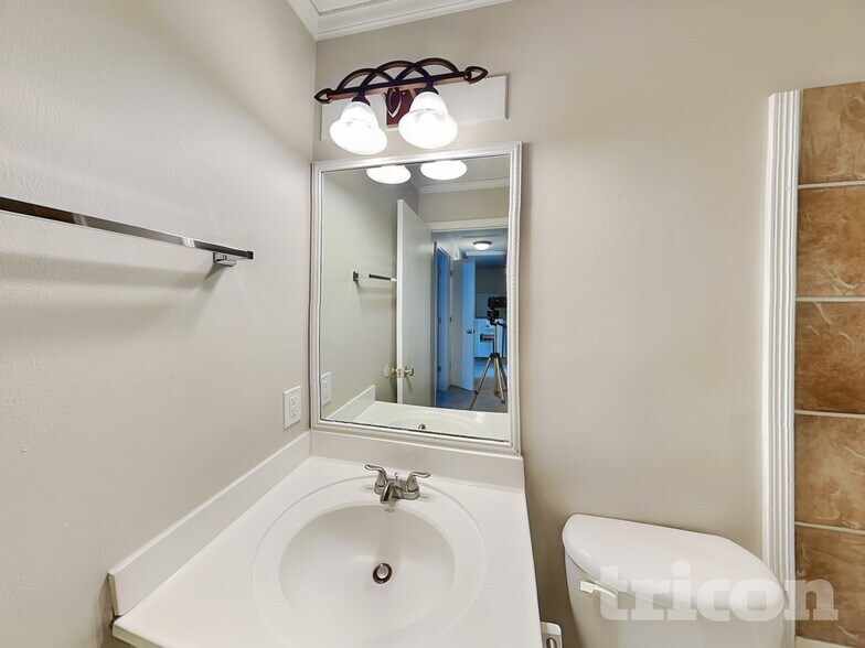 Building Photo - 5040 Sumit Wood Dr NW