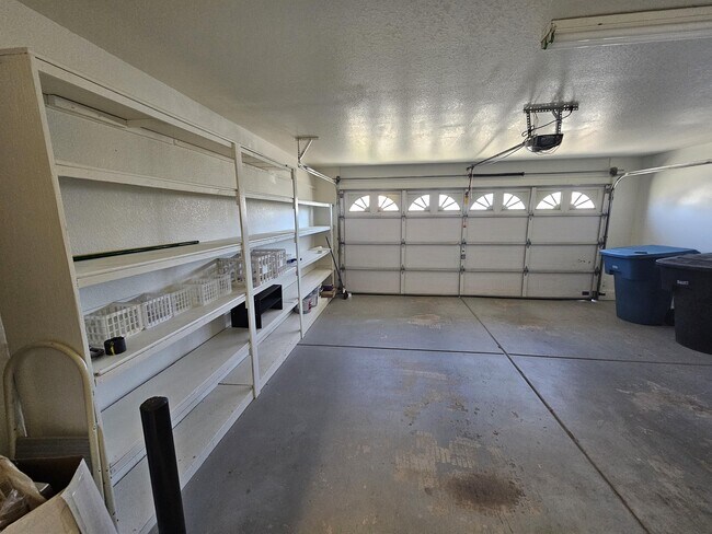 Building Photo - 2292 E Stottler Dr