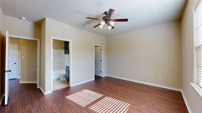 Building Photo - 3009 Towers Pkwy