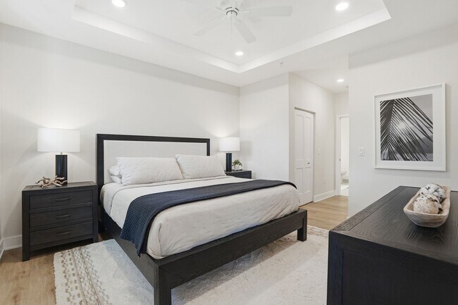 Building Photo - Fully Furnished 3 Bedroom, 3.5 Bath Townhome