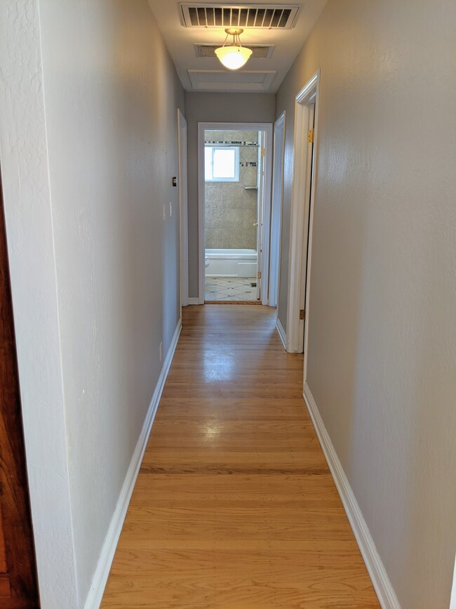 Hallway - 2418 Villanova Rd