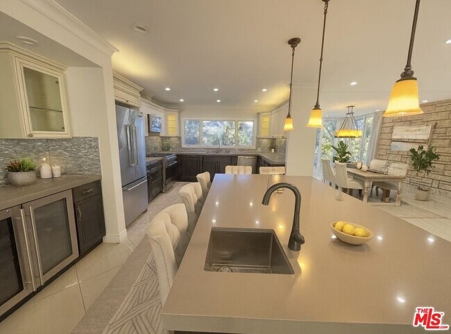 Building Photo - 1743 Stone Canyon Rd