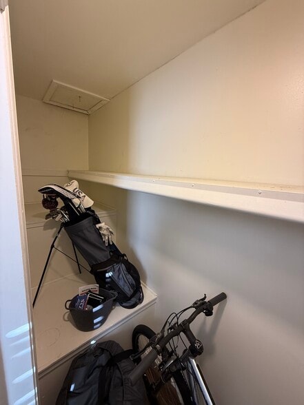 Building Photo - 3751 Jamestown Cir