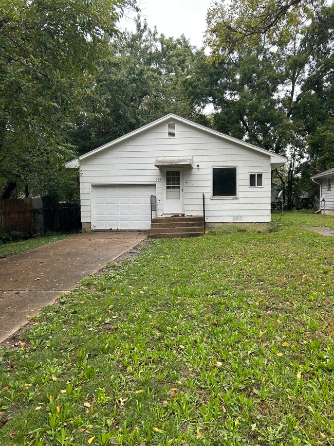 Primary Photo - 309 S Exchange St