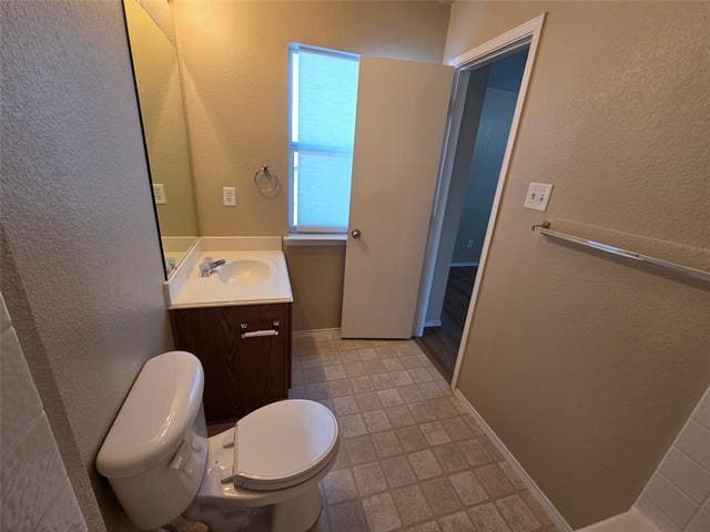 Building Photo - 2326 Kingsway Dr