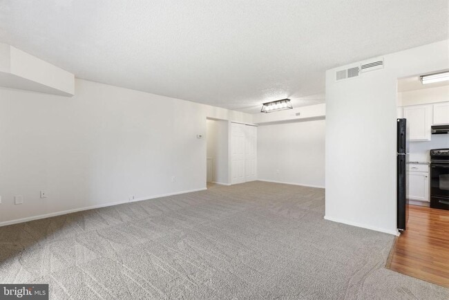 Building Photo - 2014 Barry Ct