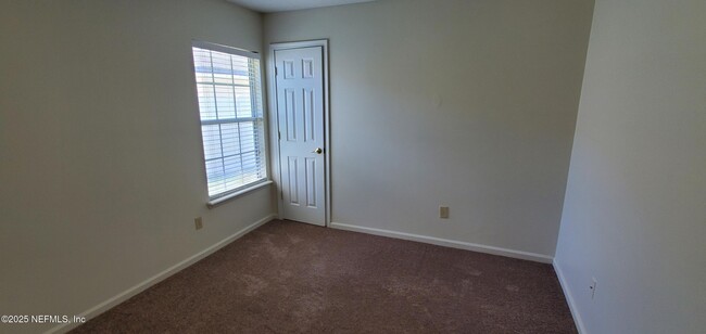 Building Photo - 2428 Cedar Trace Dr E