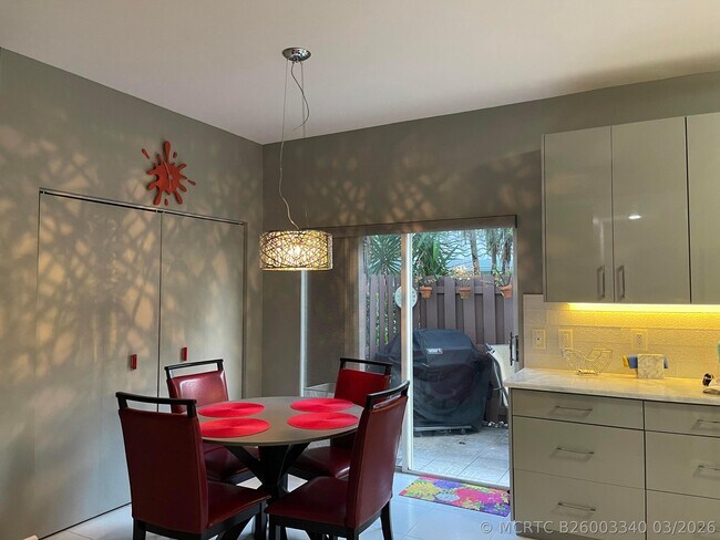 Building Photo - 11530 Briarwood Cir