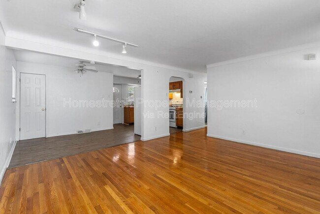 Building Photo - 500 N Elizabeth Ave