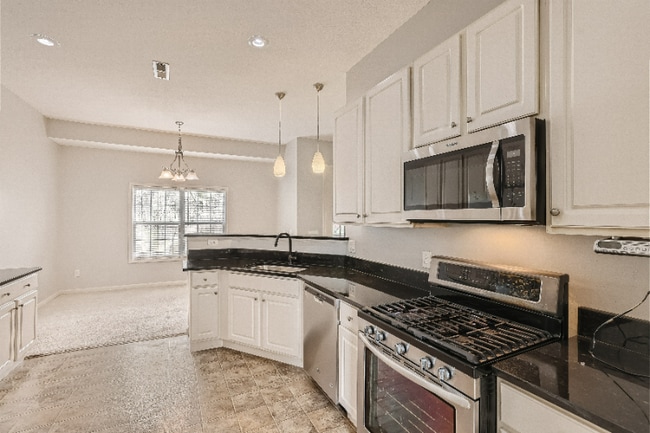 Building Photo - 9136 Scenic View Cir