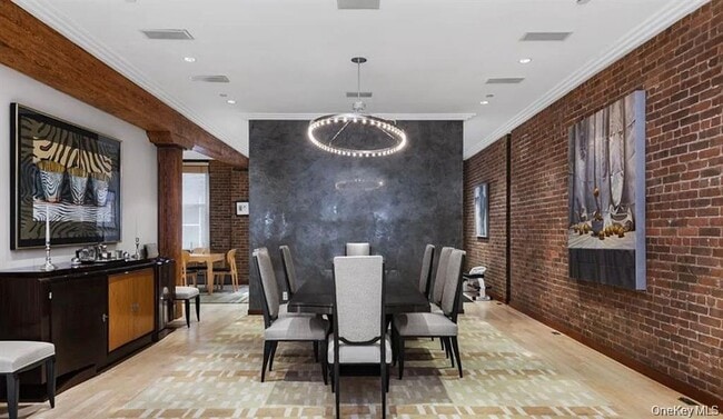 Building Photo - 500 Greenwich St