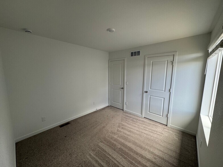 Building Photo - 9156 Percheron Pony Dr