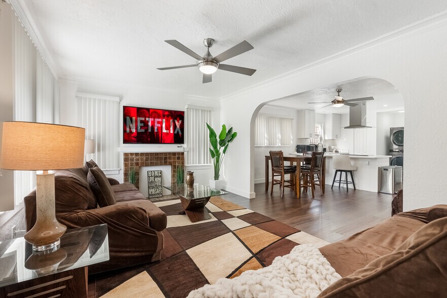 Building Photo - 2509 W 73rd St