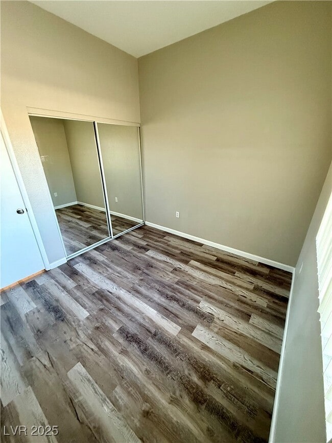 Building Photo - 10245 S Maryland Pkwy