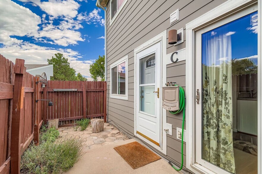 Building Photo - 3747 Talisman Pl