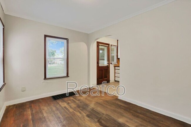 Building Photo - 53 S Burgess Ave
