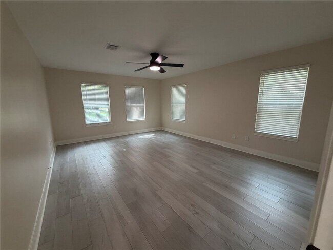 Building Photo - 2 Bayleaf Ln