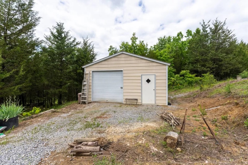 Building Photo - 1225 Holbert Cemetery Rd