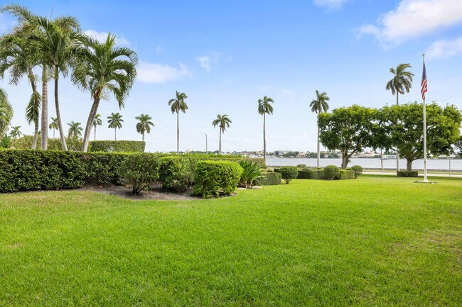 Building Photo - 1801 S Flagler Dr