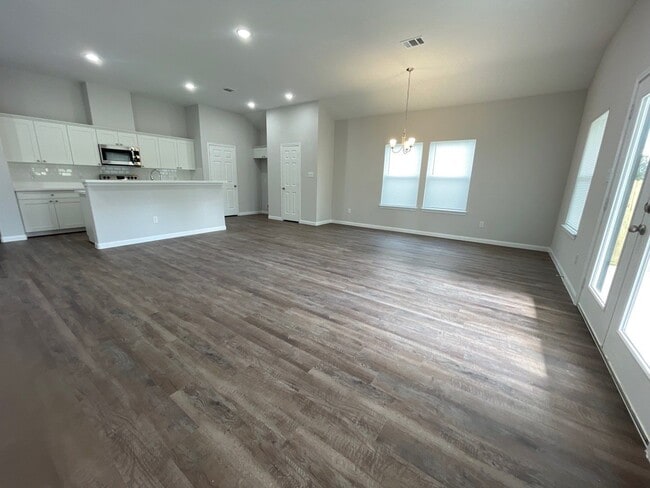 Building Photo - 1059 Rd 5736