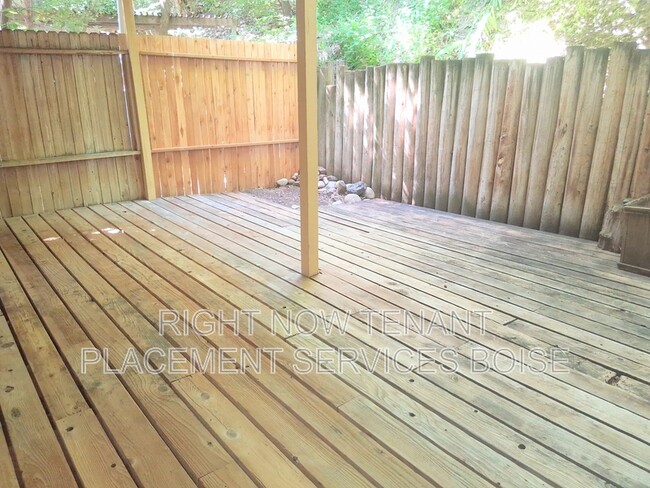 Building Photo - 1760 Woodbridge Ln