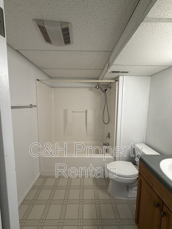 Building Photo - 2520 Lillis Ln