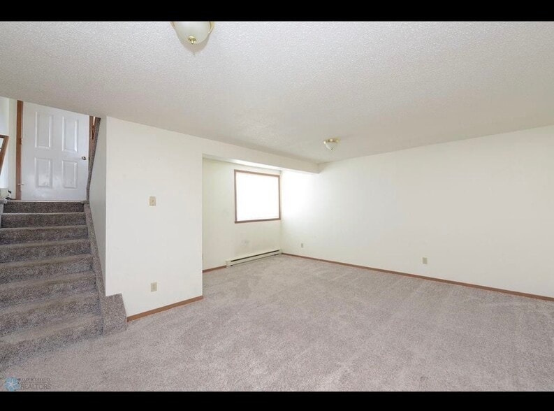 Building Photo - 3522 32nd St S