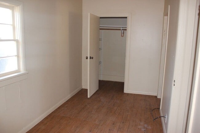 Building Photo - 110 1/2 S F, Livingston MT