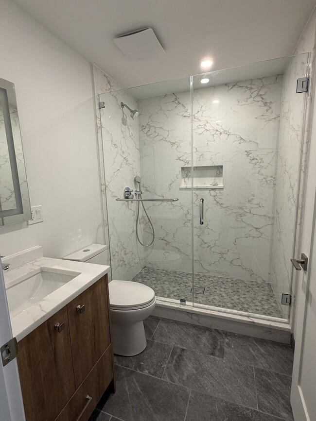 Building Photo - 2109 S Ashland Ave