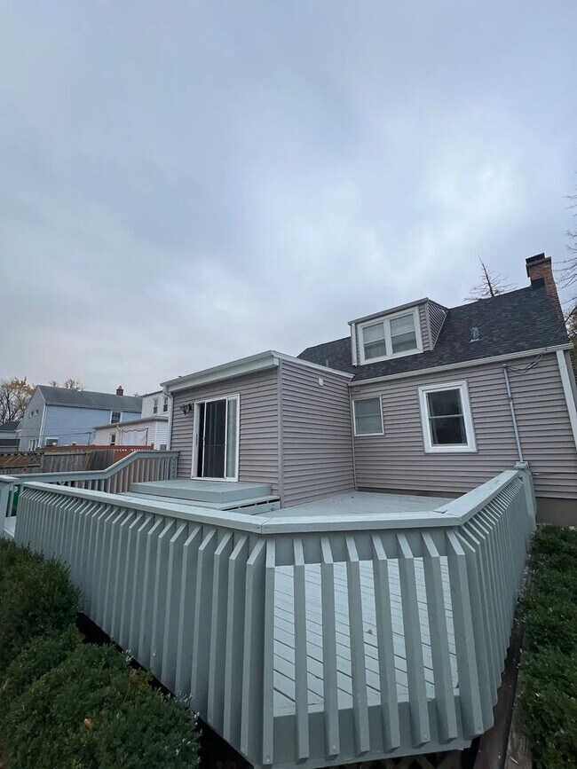 Building Photo - 2325 S 11th Ave