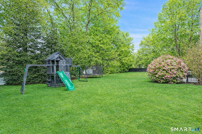 Building Photo - 4 Winker Ln