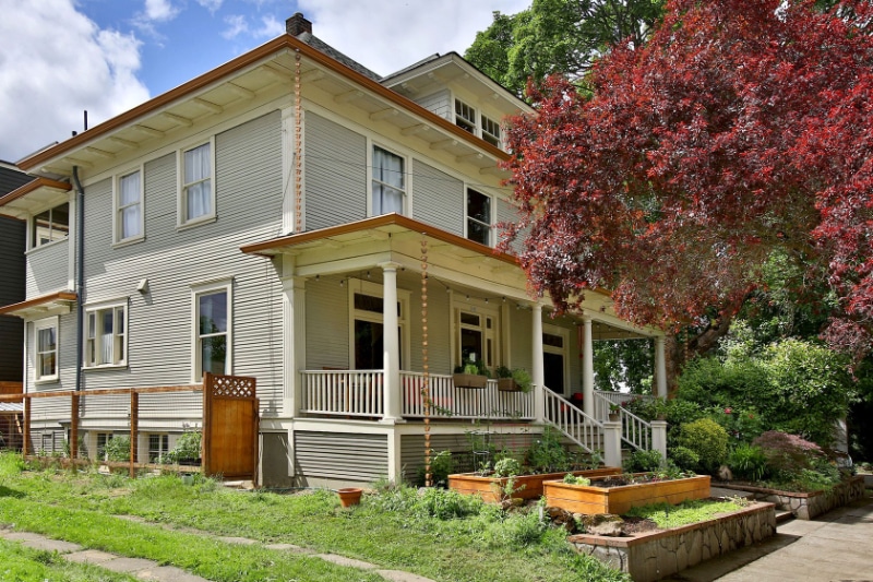 Building Photo - 2023 NE 8th Ave