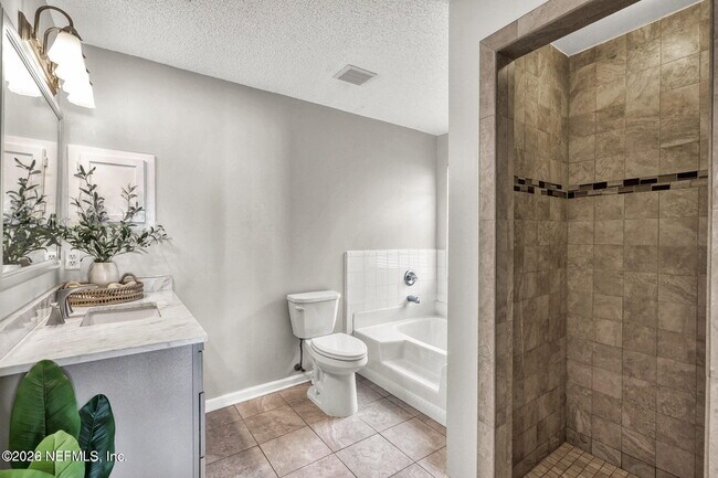 Building Photo - 12967 Canyon Creek Trail S