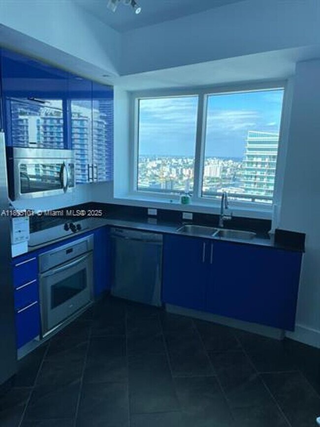 Building Photo - 60 SW 13th St