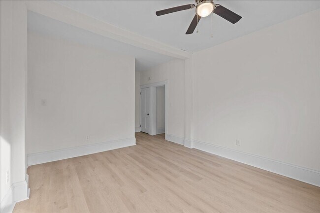 Building Photo - 258 Douglas Ave