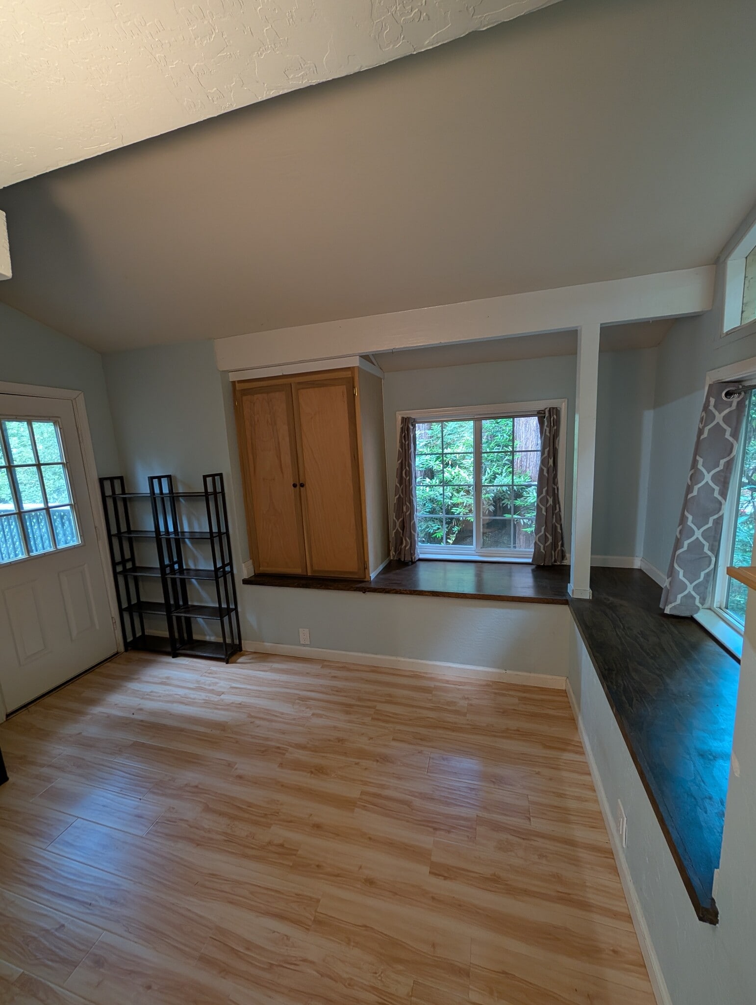 Building Photo - 973 Sharon Ln