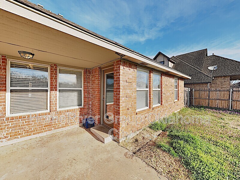 Building Photo - 2708 Busheywood Dr