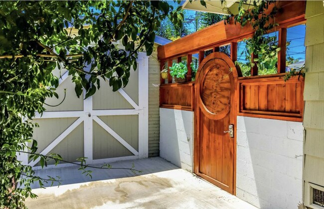 Building Photo - 220 Avenue A