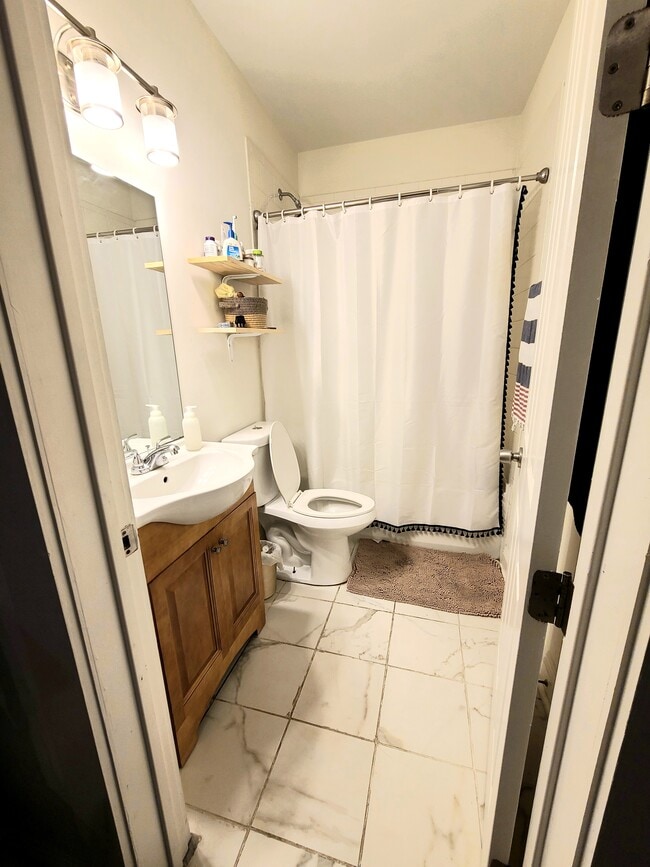 Building Photo - 410 N Tonti St