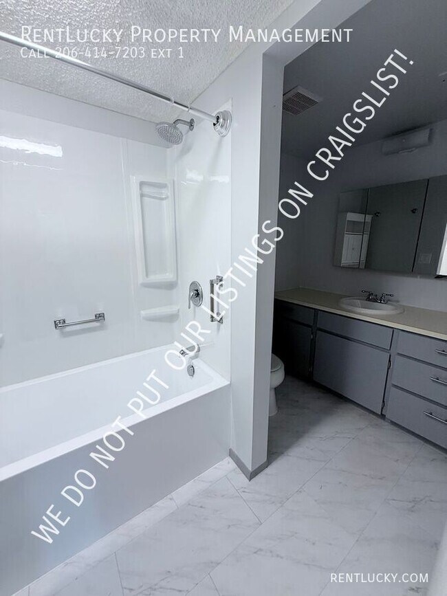 Building Photo - 3221 SW 319th Pl