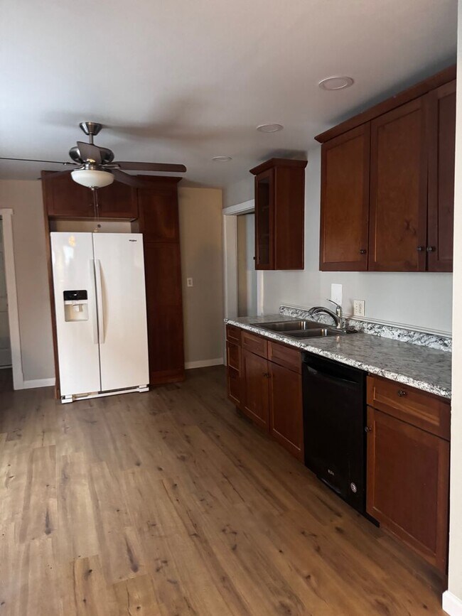 Building Photo - 3811 E 50th St