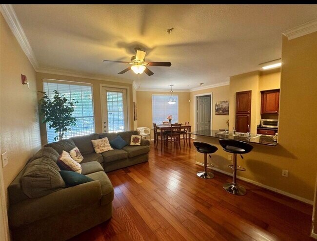 Building Photo - 7575 Kirby Dr