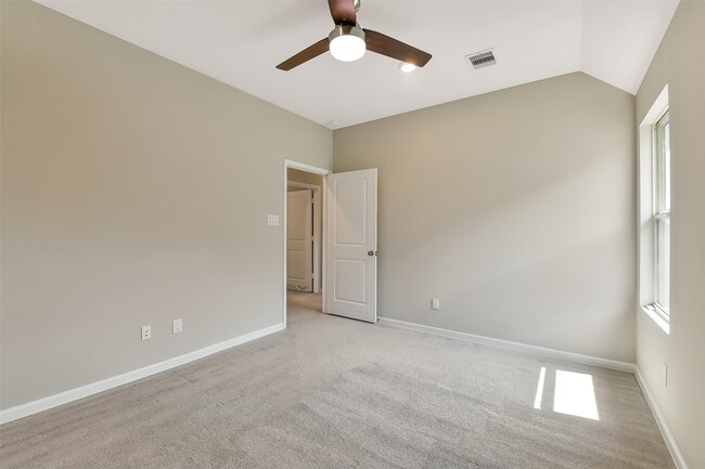 Building Photo - 1439 Northwood Blf Ln