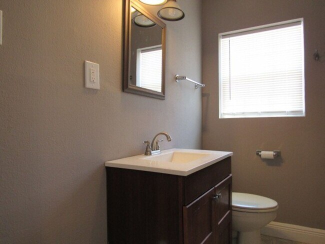 Building Photo - 2 br, 1 bath House - 2929 Brawner Parkway