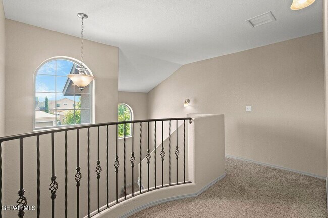 Building Photo - 5028 Silver Ranch Ave