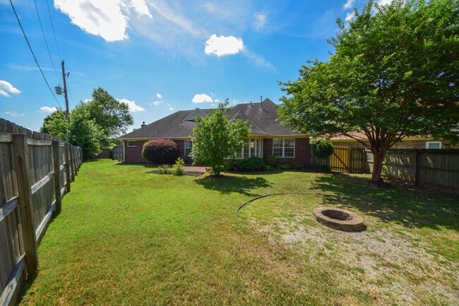 Building Photo - Gorgeous 3 bed, 2 bath with BONUS in Cordova.