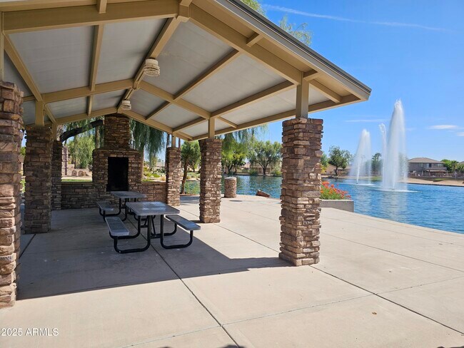 Building Photo - 42804 W Sunland Dr