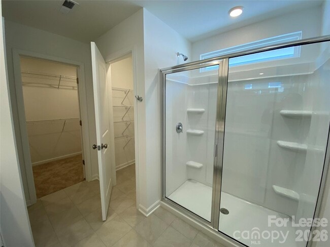 Building Photo - 14057 Lake Home Ln