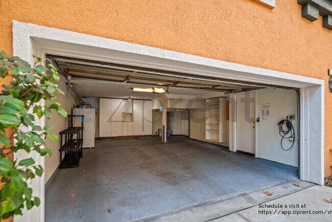 Building Photo - 3583 Madison Common