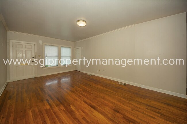 Building Photo - 902 S Oak Cliff Blvd